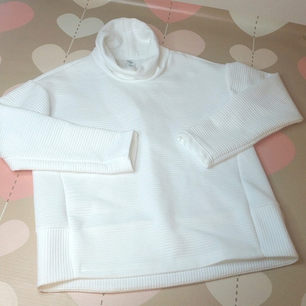 RBX funnel neck top. Size S